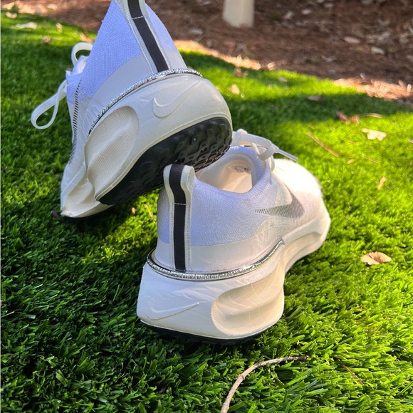 Nike womens ZOOM X invincible run 3 size 10.5. Worn 3 times. EUC - Picture 10 of 12